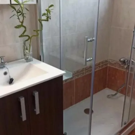 Casa Con Jardin En *